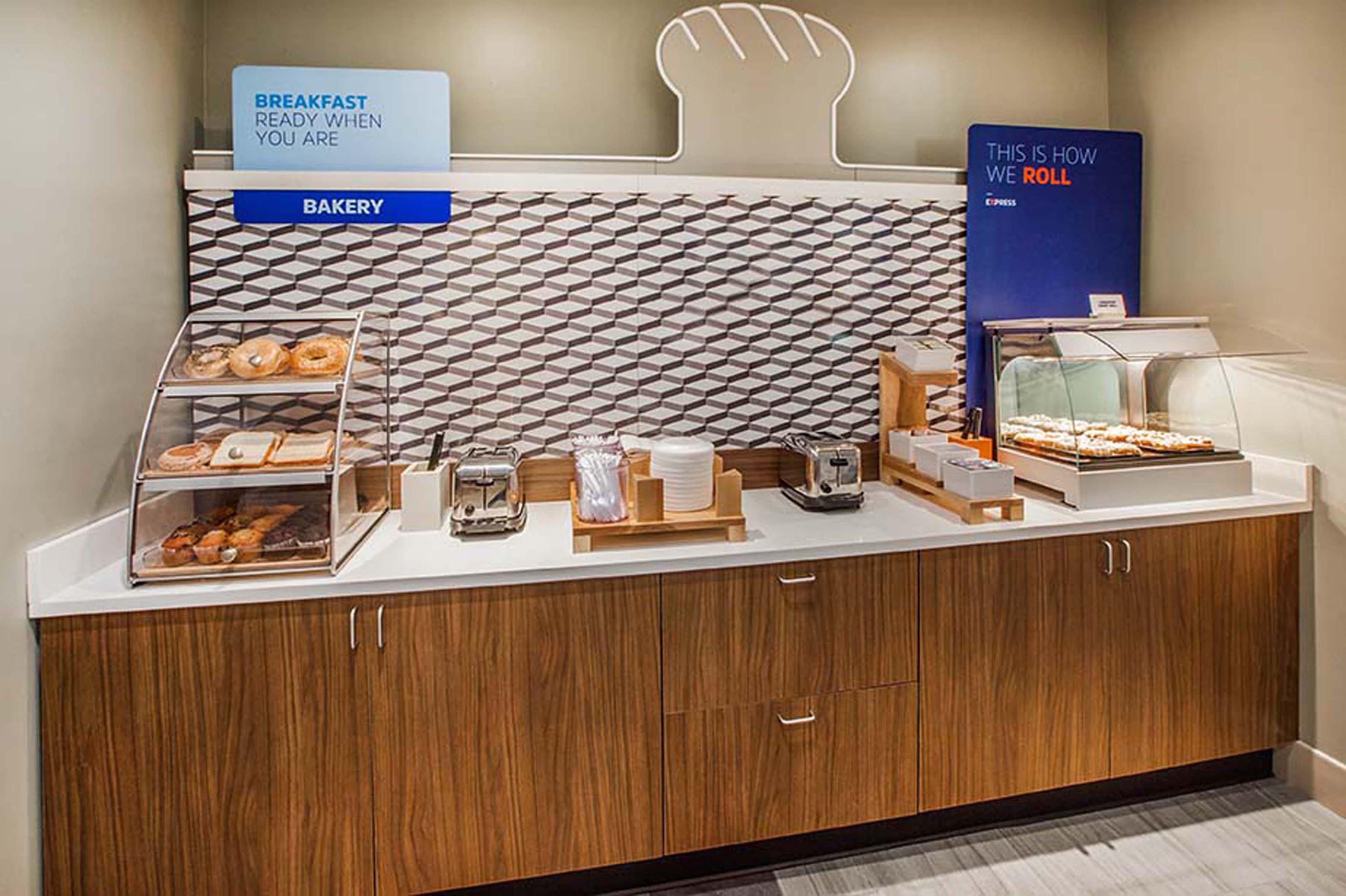 Holiday Inn Express Hotel & Suites Huntsville West - Research Park By Ihg Eksteriør bilde